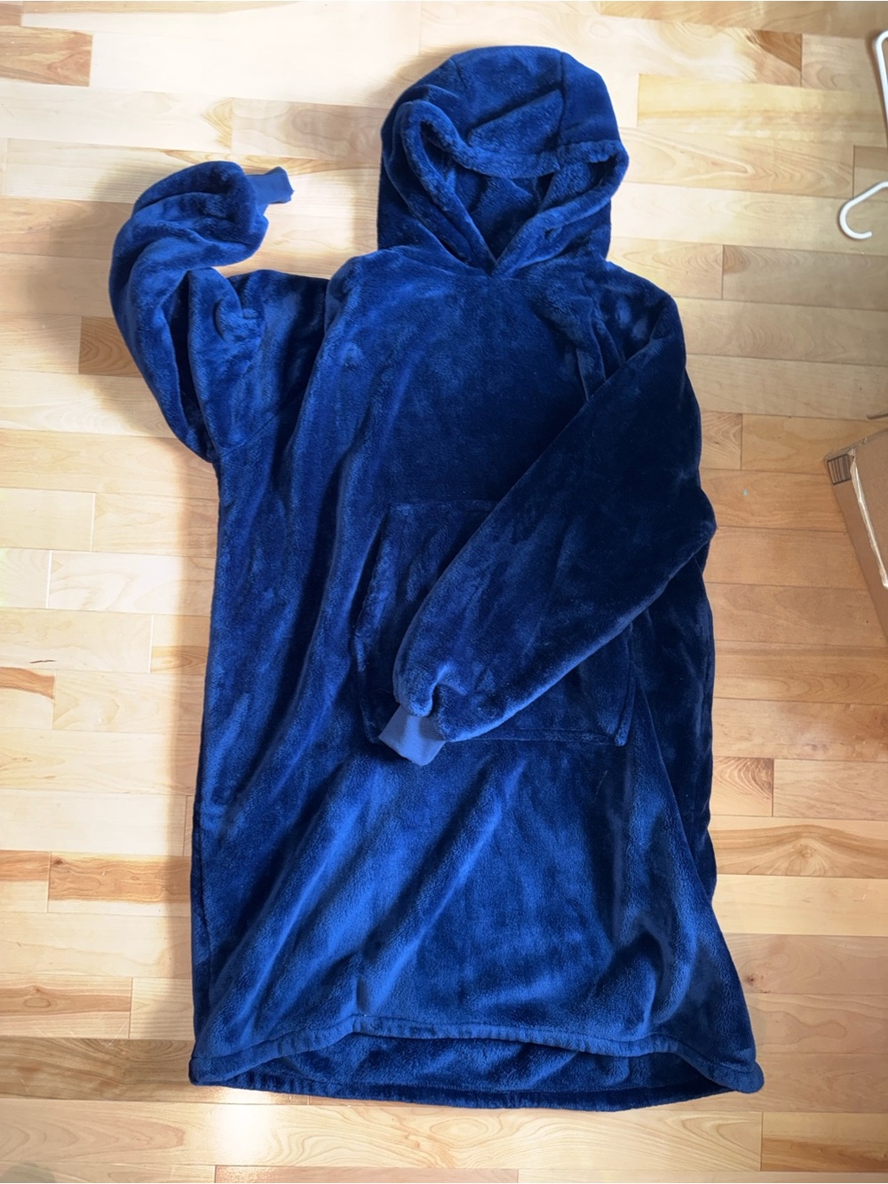 Better than original -SNUGGIE!  Blue Wearable Snuggie Blanket OS